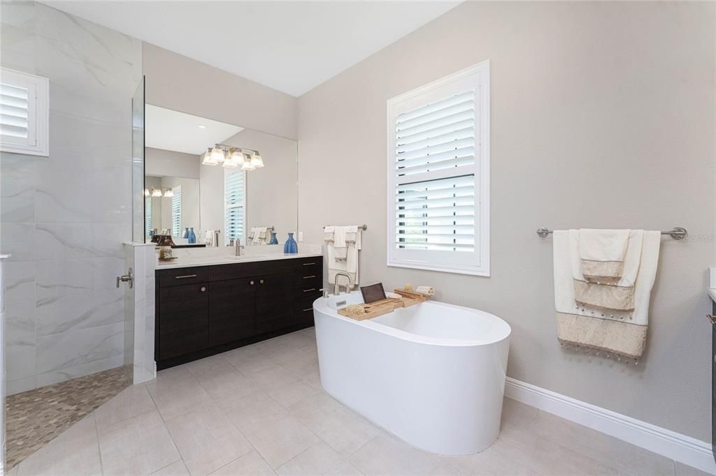 For Sale: $1,575,000 (3 beds, 3 baths, 3035 Square Feet)