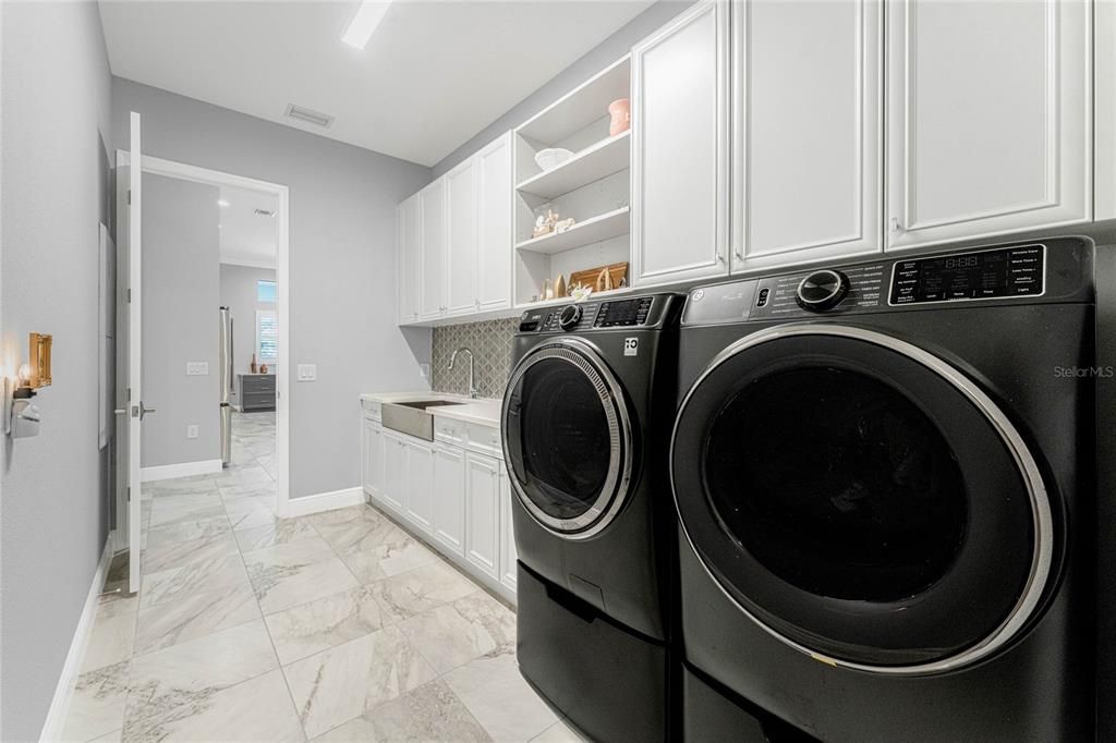 For Sale: $1,575,000 (3 beds, 3 baths, 3035 Square Feet)