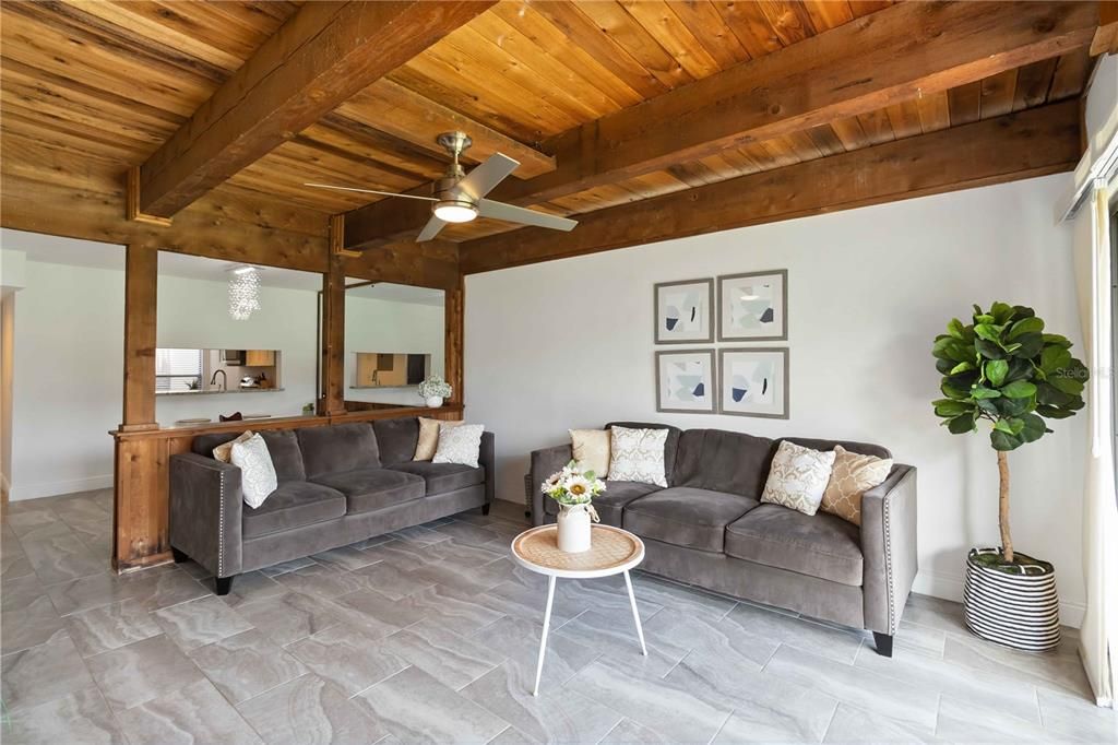 待售: $175,000 (2 贝兹, 2 浴室, 1141 平方英尺)