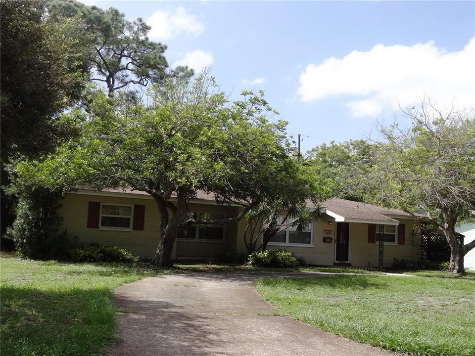 For Rent: $2,500 (3 beds, 2 baths, 1688 Square Feet)