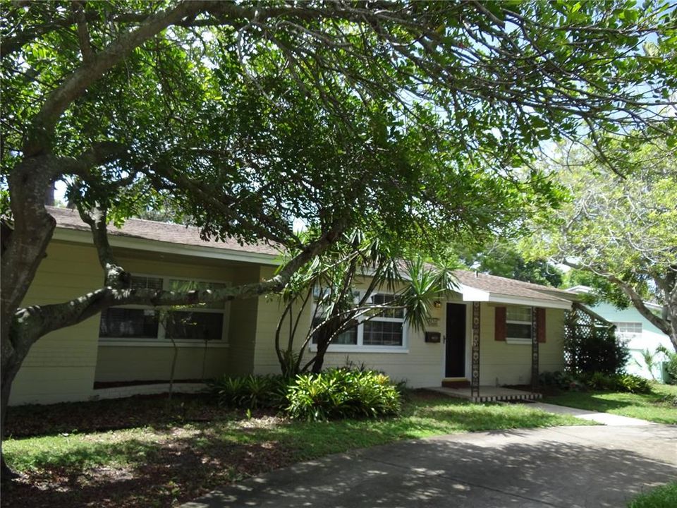 For Rent: $2,500 (3 beds, 2 baths, 1688 Square Feet)