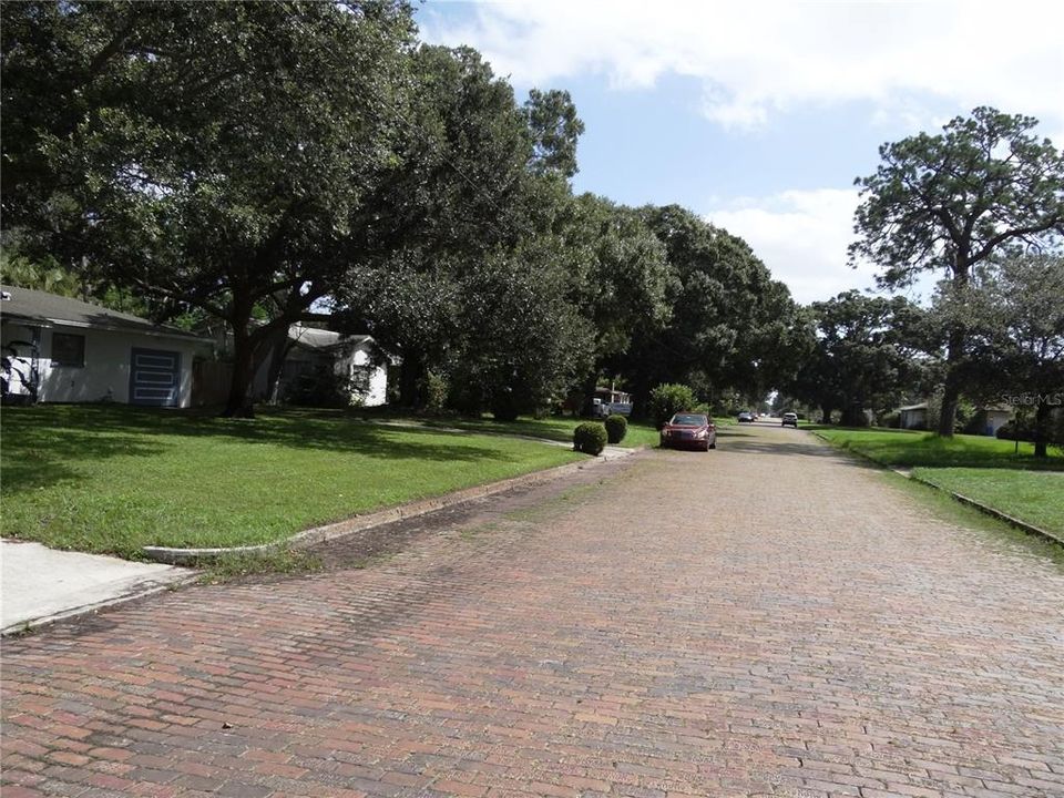 For Rent: $2,500 (3 beds, 2 baths, 1688 Square Feet)