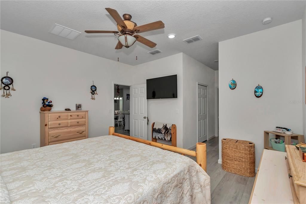 For Sale: $345,000 (4 beds, 2 baths, 1782 Square Feet)