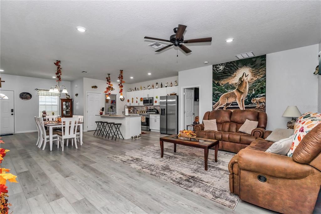 For Sale: $345,000 (4 beds, 2 baths, 1782 Square Feet)