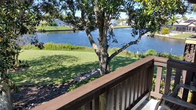 For Sale: $189,900 (2 beds, 2 baths, 986 Square Feet)