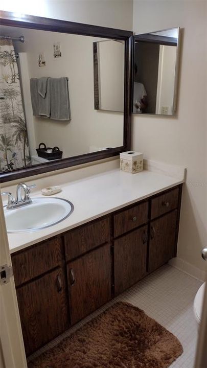 For Sale: $189,900 (2 beds, 2 baths, 986 Square Feet)