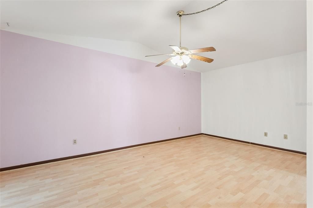 Active With Contract: $298,400 (2 beds, 2 baths, 1258 Square Feet)