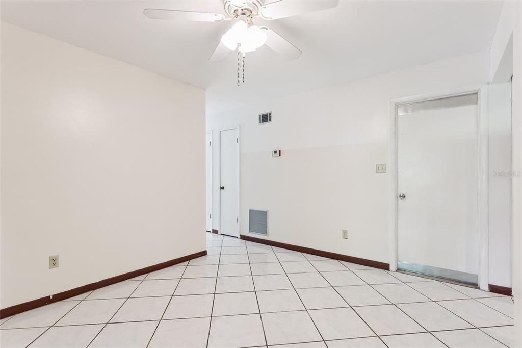 Active With Contract: $298,400 (2 beds, 2 baths, 1258 Square Feet)