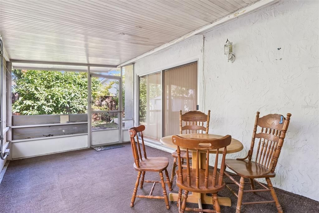 Active With Contract: $298,400 (2 beds, 2 baths, 1258 Square Feet)