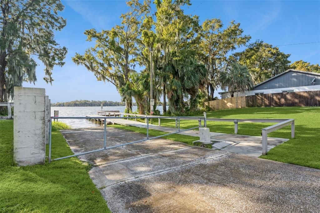 Active With Contract: $298,400 (2 beds, 2 baths, 1258 Square Feet)