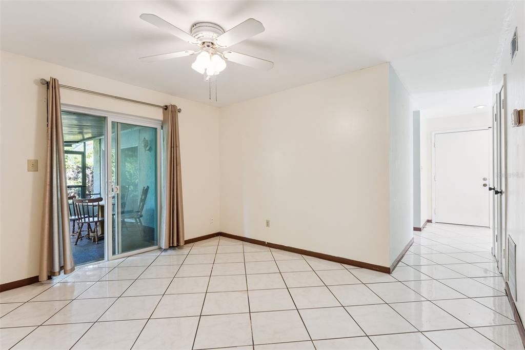 Active With Contract: $298,400 (2 beds, 2 baths, 1258 Square Feet)