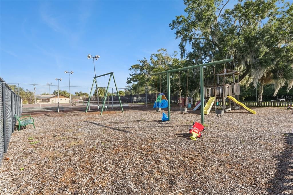 Active With Contract: $298,400 (2 beds, 2 baths, 1258 Square Feet)