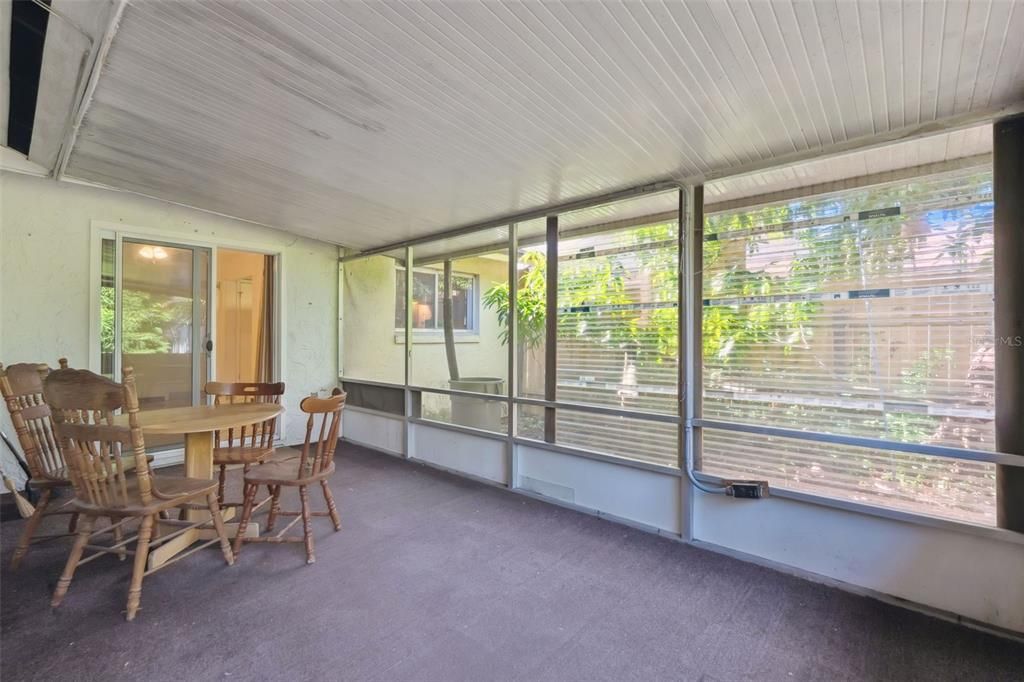 Active With Contract: $298,400 (2 beds, 2 baths, 1258 Square Feet)