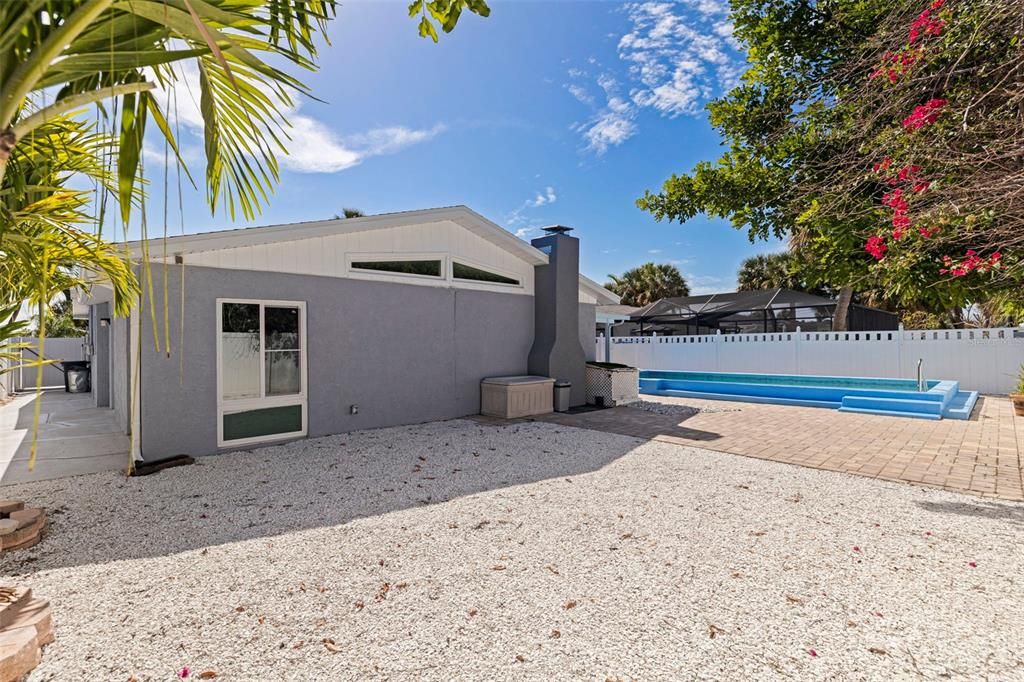 For Sale: $749,000 (3 beds, 2 baths, 1916 Square Feet)