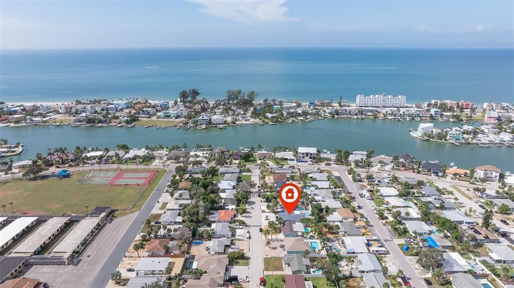 For Sale: $749,000 (3 beds, 2 baths, 1916 Square Feet)