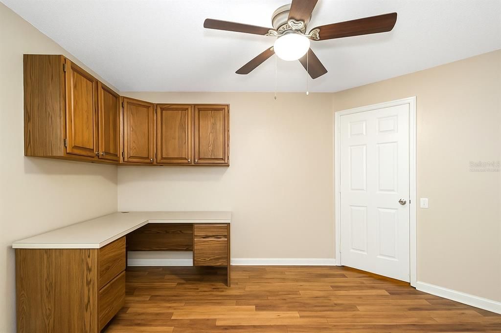 En Venta: $400,000 (4 camas, 2 baños, 1956 Pies cuadrados)