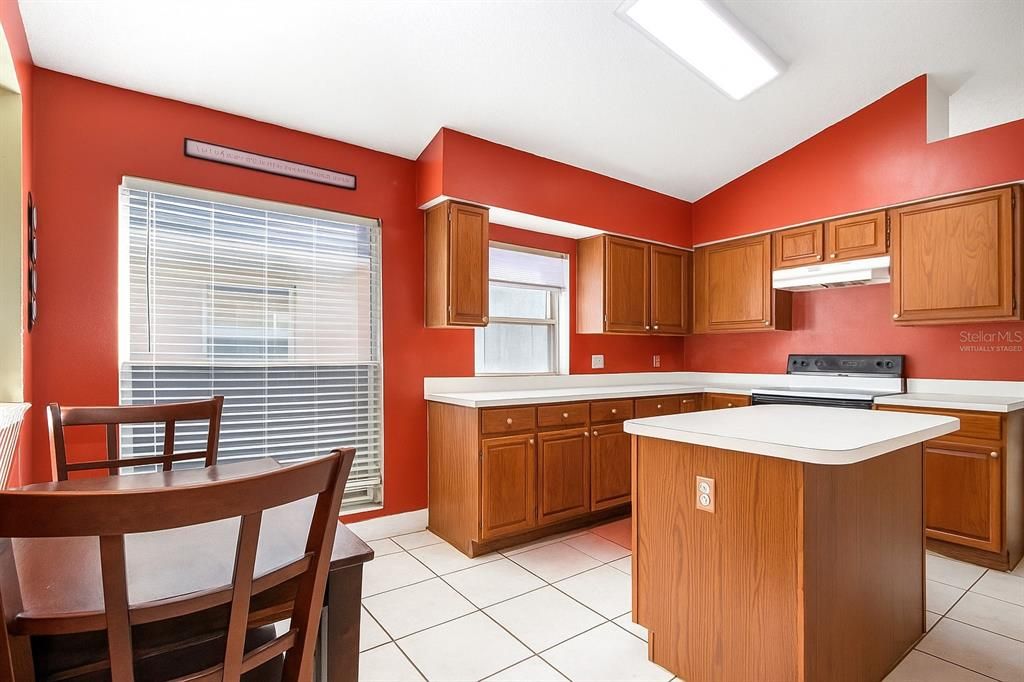 En Venta: $400,000 (4 camas, 2 baños, 1956 Pies cuadrados)