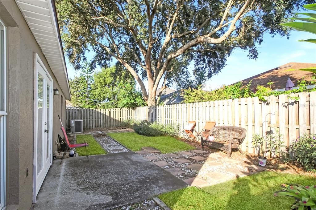 En Venta: $400,000 (4 camas, 2 baños, 1956 Pies cuadrados)