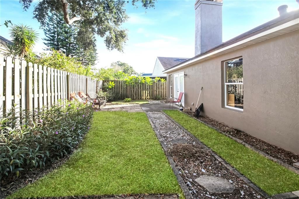 En Venta: $400,000 (4 camas, 2 baños, 1956 Pies cuadrados)