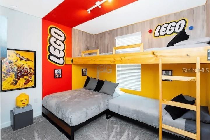 For Sale: $599,999 (6 beds, 5 baths, 3291 Square Feet)