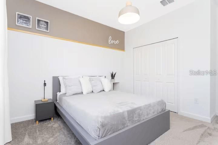 For Sale: $599,999 (6 beds, 5 baths, 3291 Square Feet)