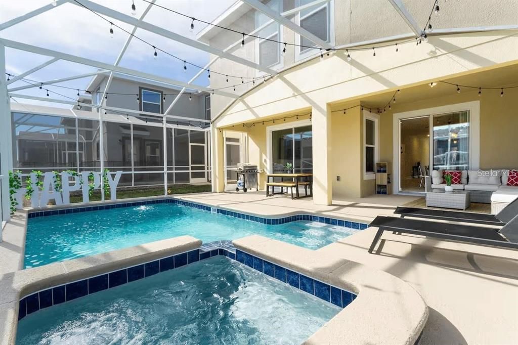 For Sale: $599,999 (6 beds, 5 baths, 3291 Square Feet)