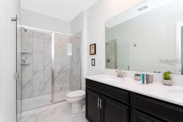 For Sale: $599,999 (6 beds, 5 baths, 3291 Square Feet)