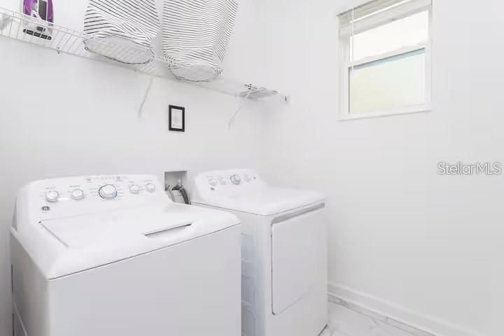 For Sale: $599,999 (6 beds, 5 baths, 3291 Square Feet)