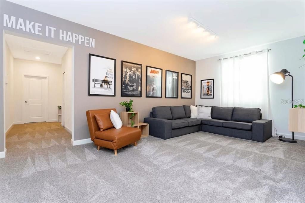 For Sale: $599,999 (6 beds, 5 baths, 3291 Square Feet)