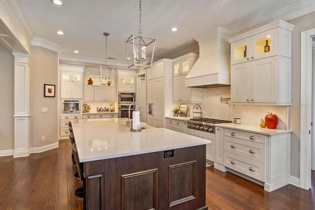 На продажу: $2,390,000 (5 спален, 4 ванн, 4287 Квадратных фут)