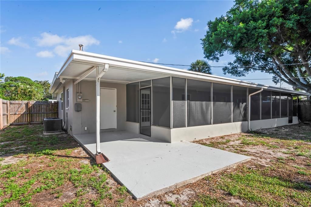 合同活跃: $319,900 (3 贝兹, 1 浴室, 1428 平方英尺)