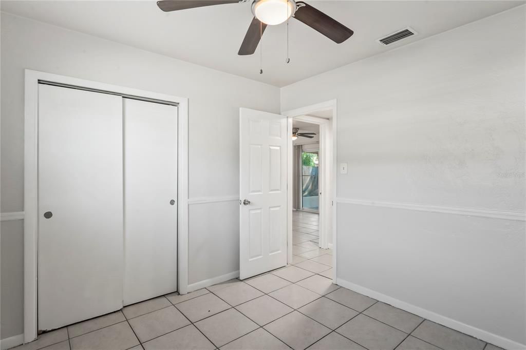 合同活跃: $319,900 (3 贝兹, 1 浴室, 1428 平方英尺)