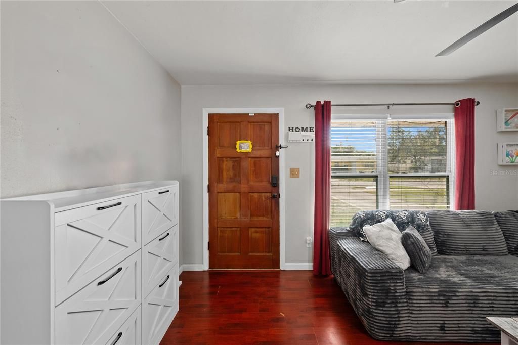 For Sale: $314,500 (3 beds, 1 baths, 1008 Square Feet)