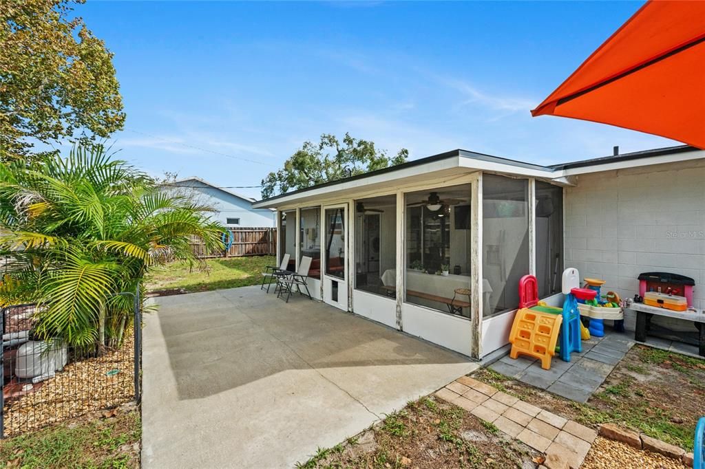 For Sale: $314,500 (3 beds, 1 baths, 1008 Square Feet)