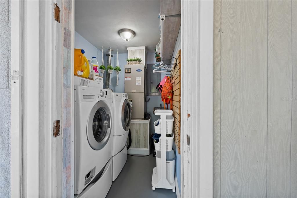 For Sale: $314,500 (3 beds, 1 baths, 1008 Square Feet)