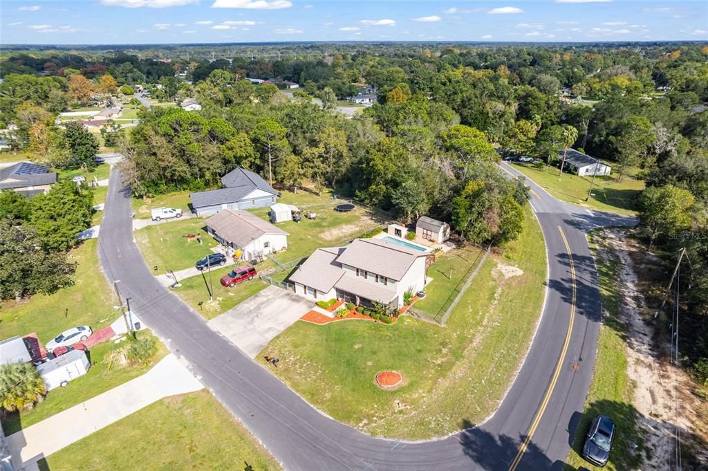 合同活跃: $299,900 (4 贝兹, 2 浴室, 2034 平方英尺)