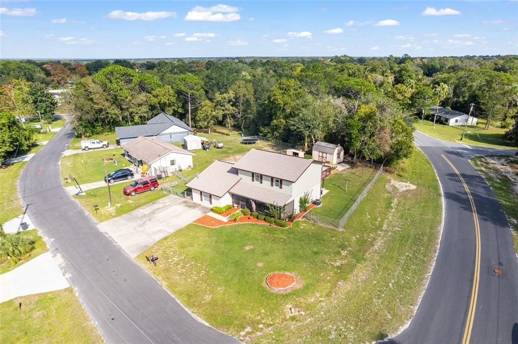 合同活跃: $299,900 (4 贝兹, 2 浴室, 2034 平方英尺)