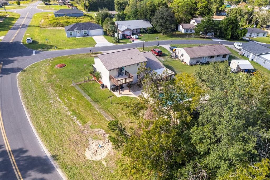 合同活跃: $299,900 (4 贝兹, 2 浴室, 2034 平方英尺)