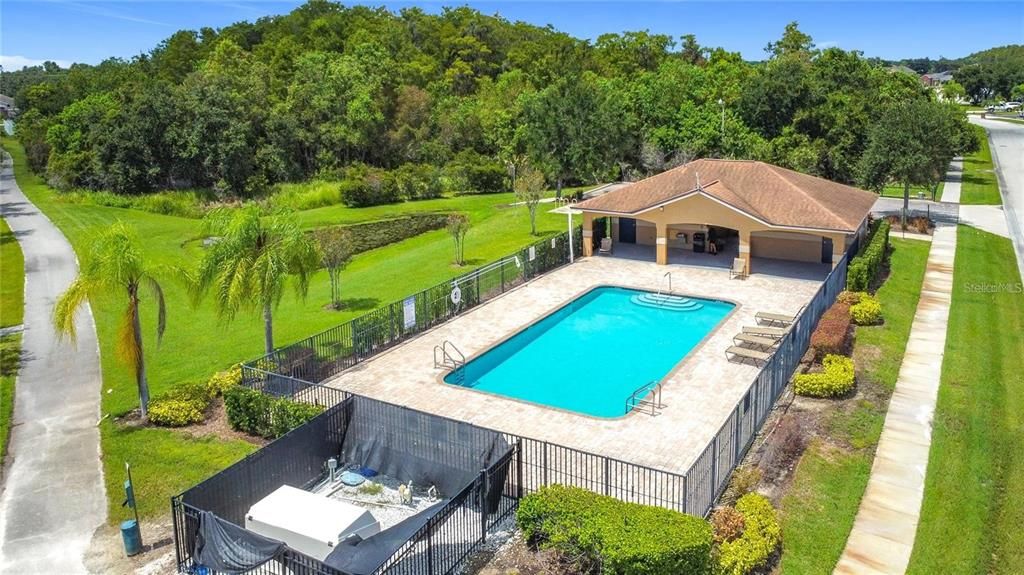 出租: $2,400 (4 贝兹, 2 浴室, 2399 平方英尺)