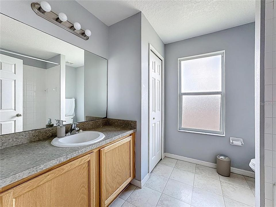 出租: $2,400 (4 贝兹, 2 浴室, 2399 平方英尺)