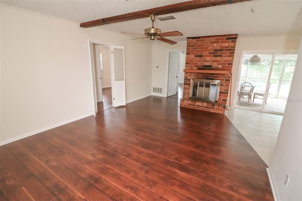 待售: $328,000 (3 贝兹, 2 浴室, 1436 平方英尺)