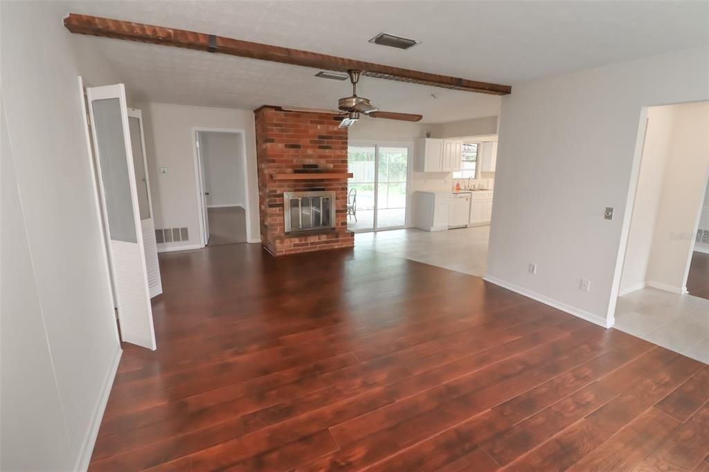 待售: $328,000 (3 贝兹, 2 浴室, 1436 平方英尺)