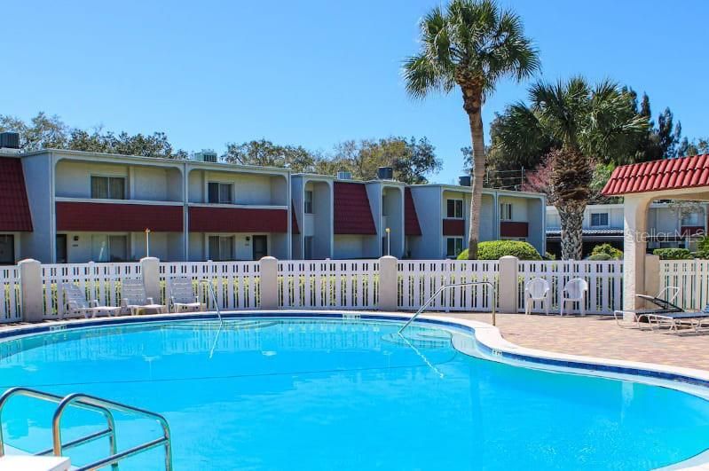 For Rent: $2,000 (2 beds, 1 baths, 853 Square Feet)