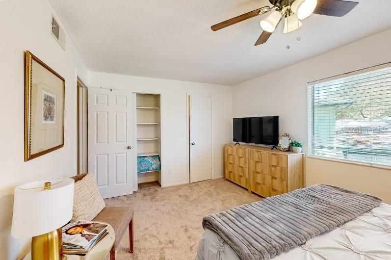 For Rent: $2,000 (2 beds, 1 baths, 853 Square Feet)