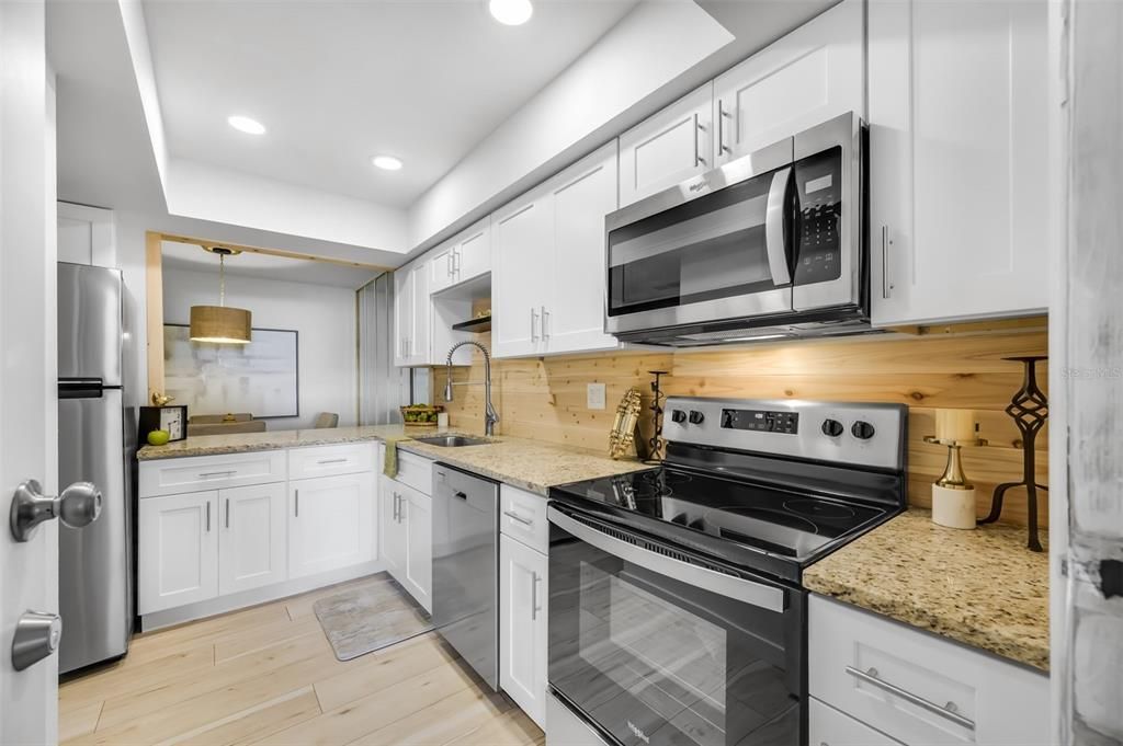 For Rent: $2,000 (2 beds, 1 baths, 853 Square Feet)