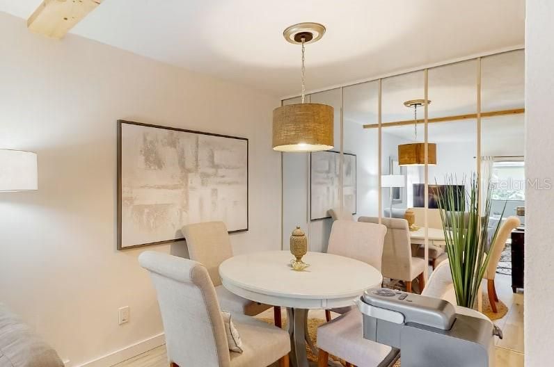 For Rent: $2,000 (2 beds, 1 baths, 853 Square Feet)