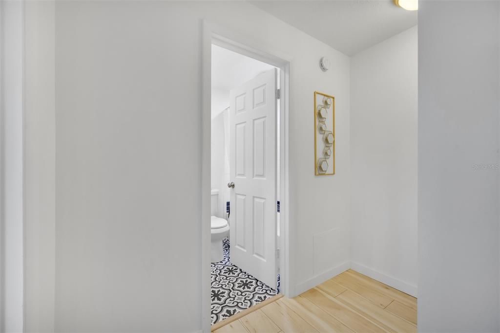 For Rent: $2,000 (2 beds, 1 baths, 853 Square Feet)