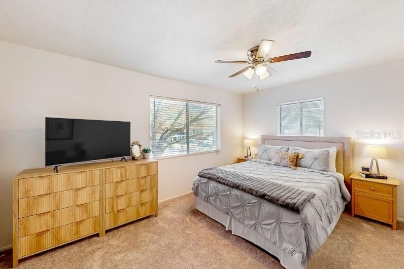 For Rent: $2,000 (2 beds, 1 baths, 853 Square Feet)