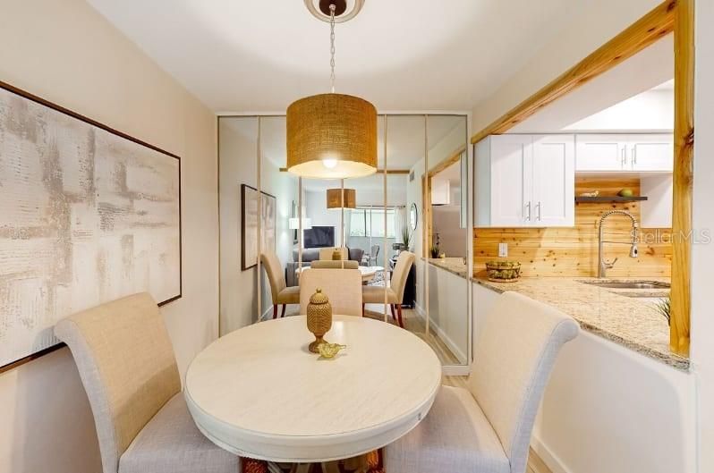 For Rent: $2,000 (2 beds, 1 baths, 853 Square Feet)