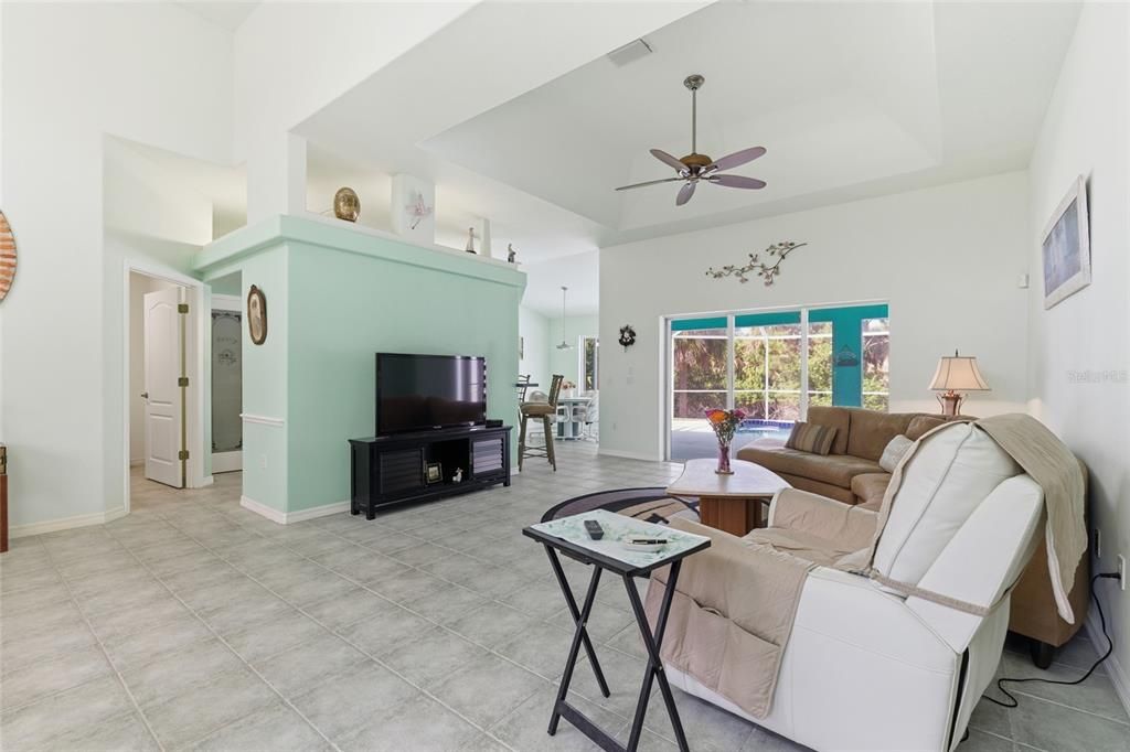 Active With Contract: $349,900 (3 beds, 2 baths, 1655 Square Feet)